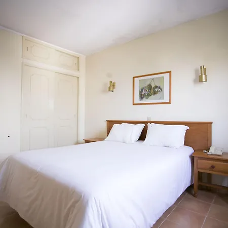 Lägenhetshotell Mirachoro 3*